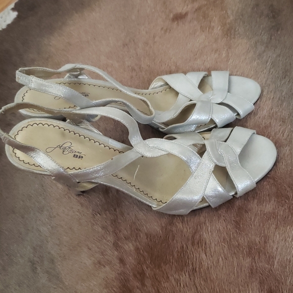 Platinum BP Strap Heels 10M - Picture 3 of 4